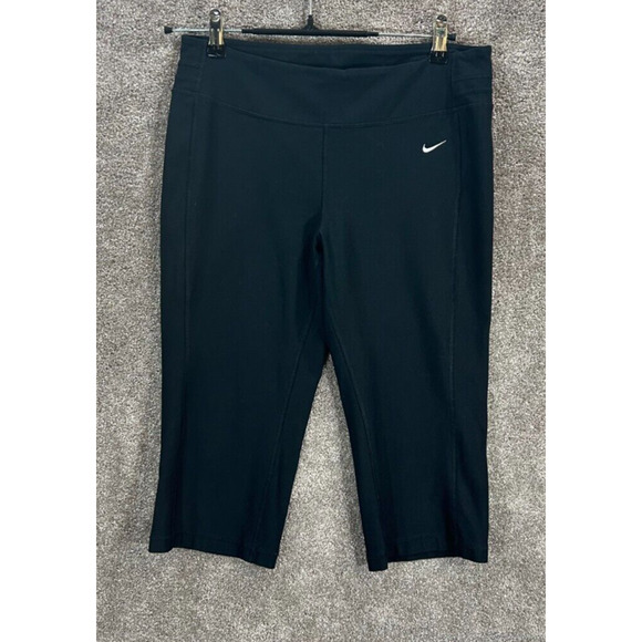 Nike Pants - Nike Pants Womens Medium Black Dri Fit Measures 30X18 Capri Yoga Leggings